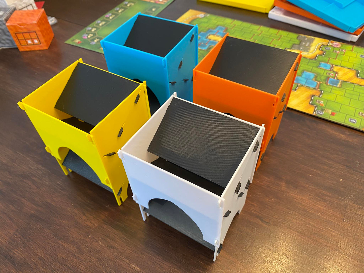Cubitos Dice Tray and Dice Tower