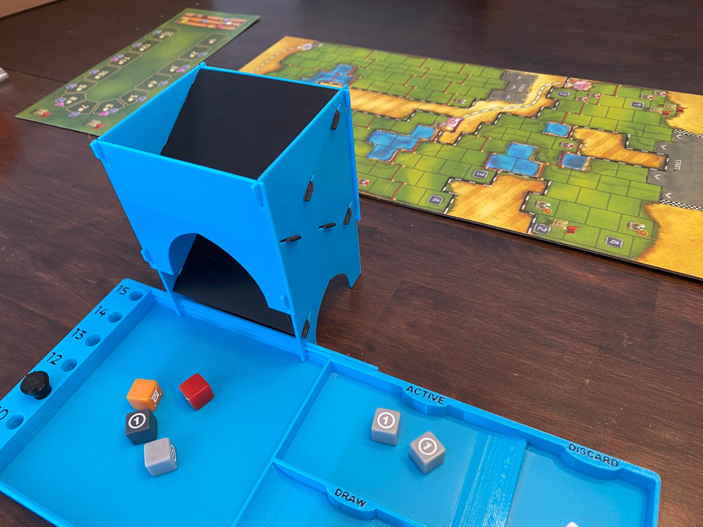 Cubitos Dice Tray and Dice Tower