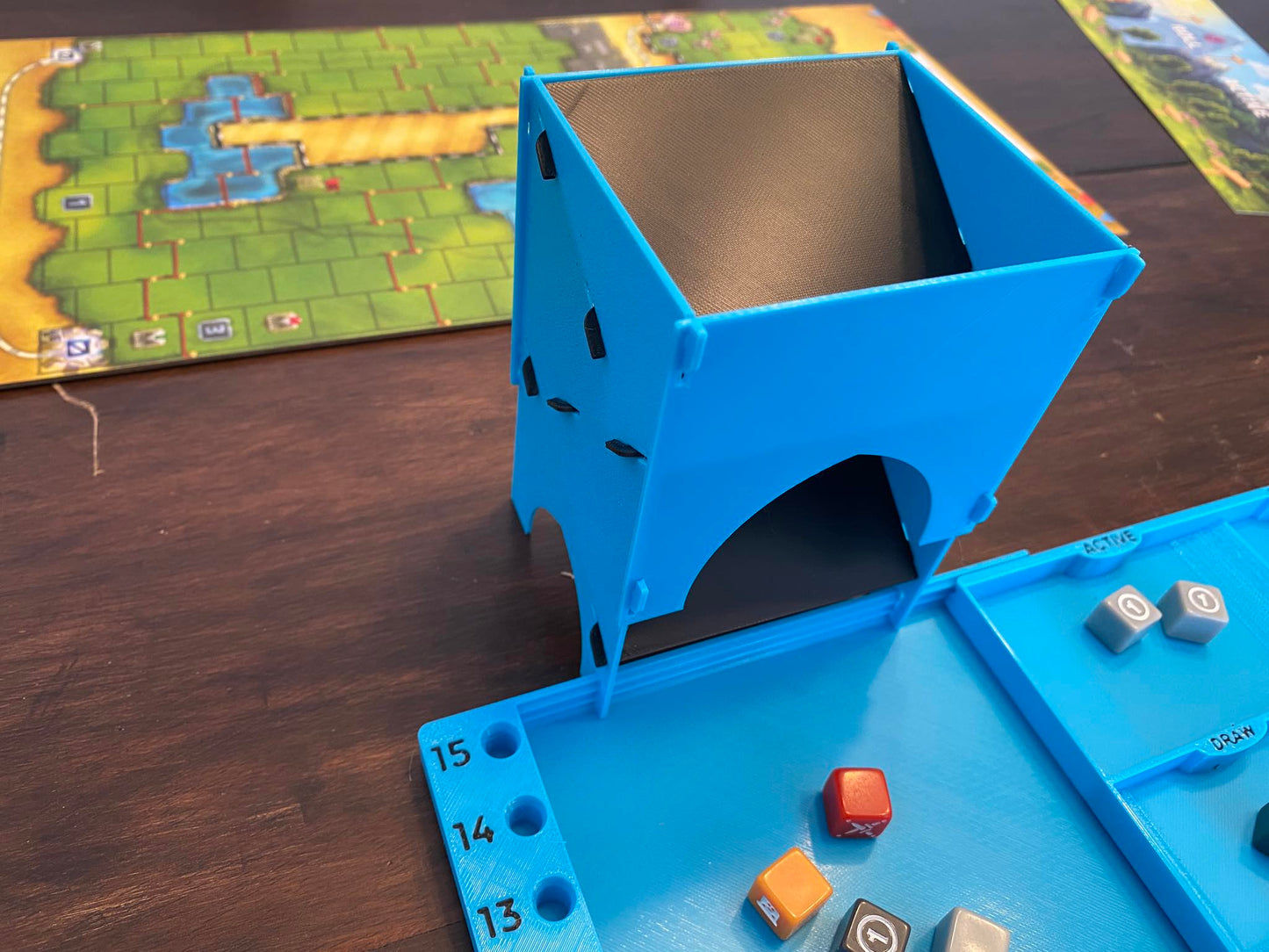 Cubitos Dice Tray and Dice Tower